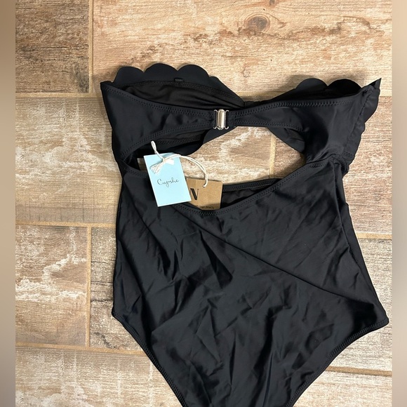 SCALLOPED CUT OUT ONE PIECE SWIMSUIT NO STRAPS - Picture 3 of 4